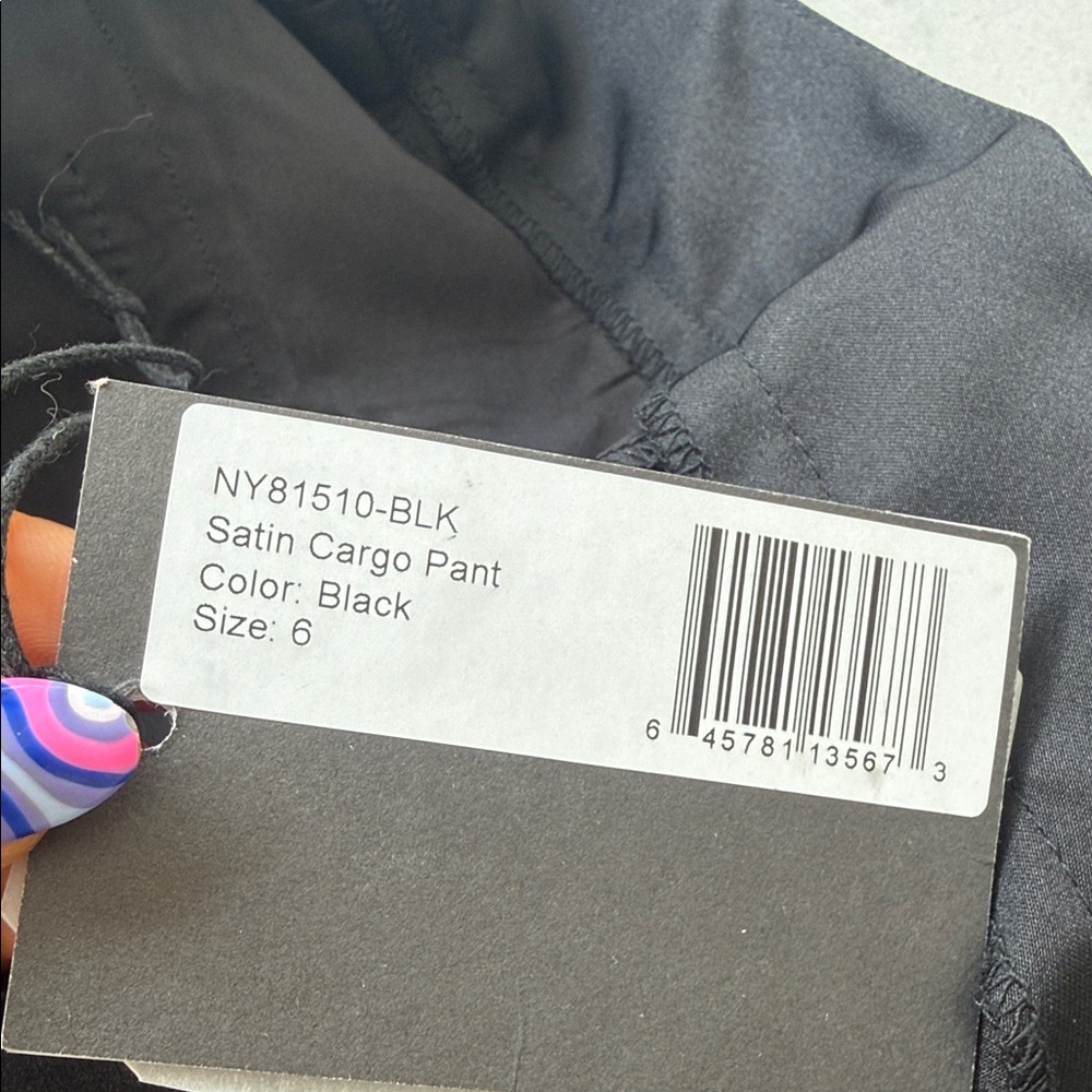 Noli Classic Black Cargo Pants - Picture 6 of 6